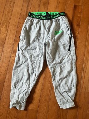 Nike windbreaker joggers